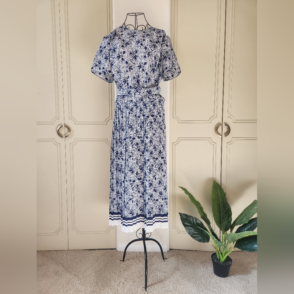 Vintage Stuart Alan Womens Size 14 Floral Blue and White Midi